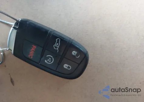 2014 Jeep Grand Cherokee Overland из США, поврежденный, VIN 1C4RJECG3EC396408